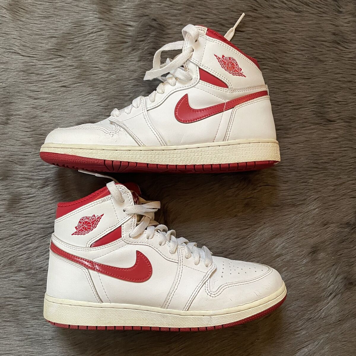 Nike Air Jordan 1 Retro High OG Metallic Red 2017 6 6Y Nike Air Jordan 1 Retro High OG Metallic Red 2017 6 6Y