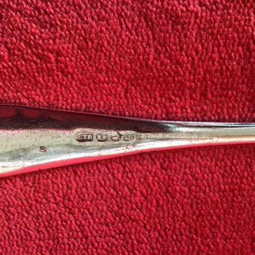 Beautiful Vintage Repousse EPNS Berry Spoon Very Good Condition - Picture 3 of 5