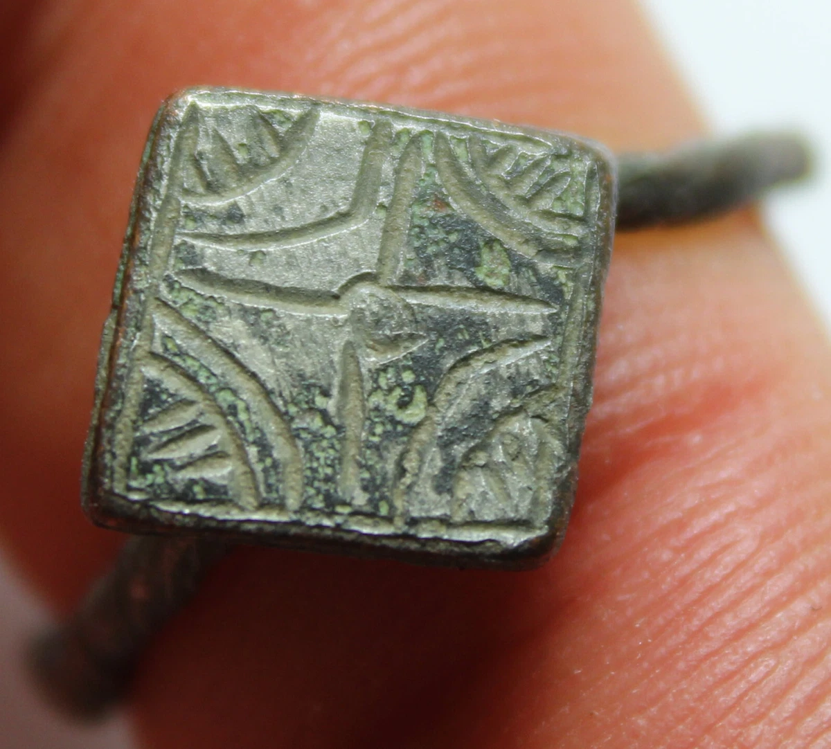 RARE Genuine ancient Roman Sun God Sol Invocto cross star Ring