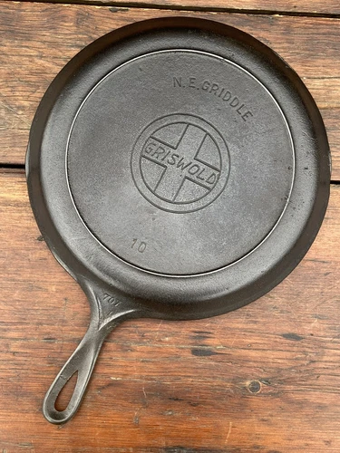 Griswold Cast Iron #10 New England Skillet Griddle