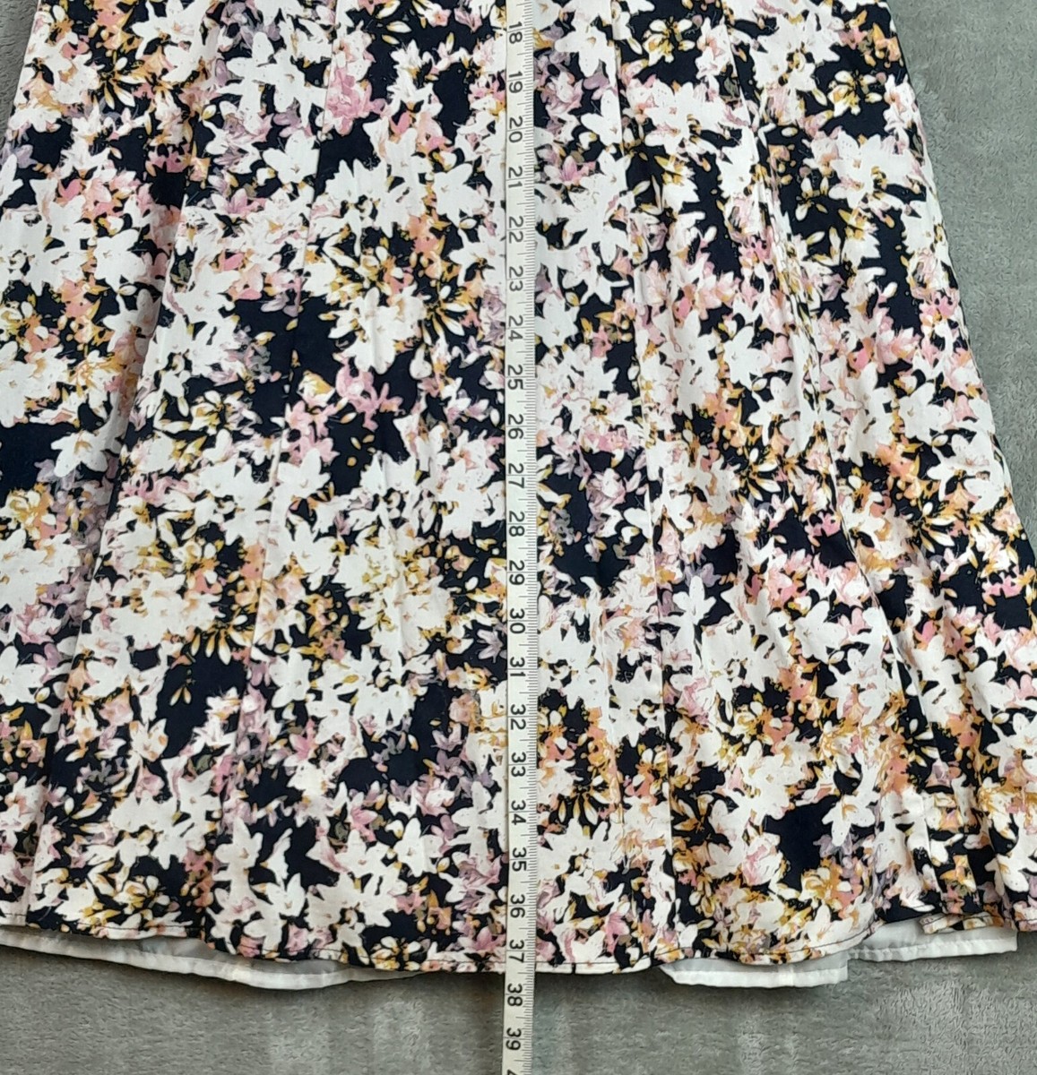 slim fit dress slacks Shop Liz Claiborne clothing and handbags at SilkRoll. Trade with us!