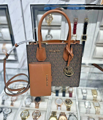 Michael Kors Mercer Medium Messenger Crossbody Bag+Bifold Zip Wallet Set (Brown)