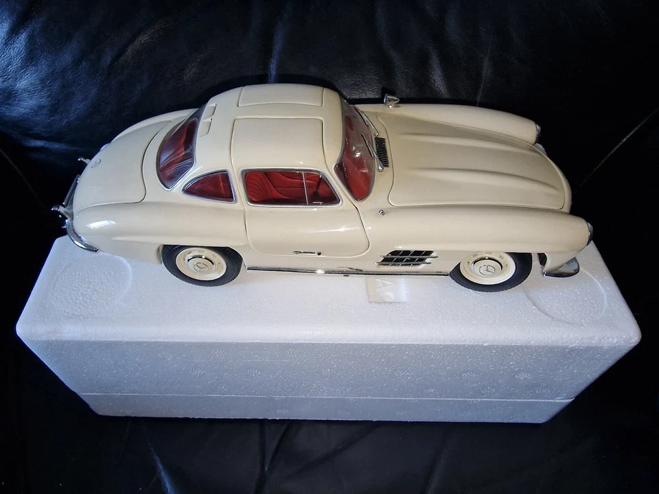 MINICHAMPS 180 039002 Mercedes-Benz 300 SL 1954 Gulwing BLANCO ESCALA 1/18 Foto 3 de 4