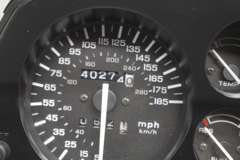 Honda CBR1000F 1990 medidores (40.274 millas) Foto 4 de 4