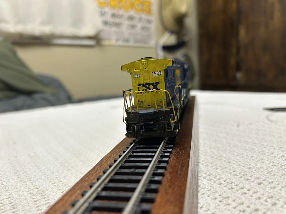 HO Bachmann Spectrum CSX #503 ES44AC Diesel Locomotive - (AS IS) - Image 4 of 4