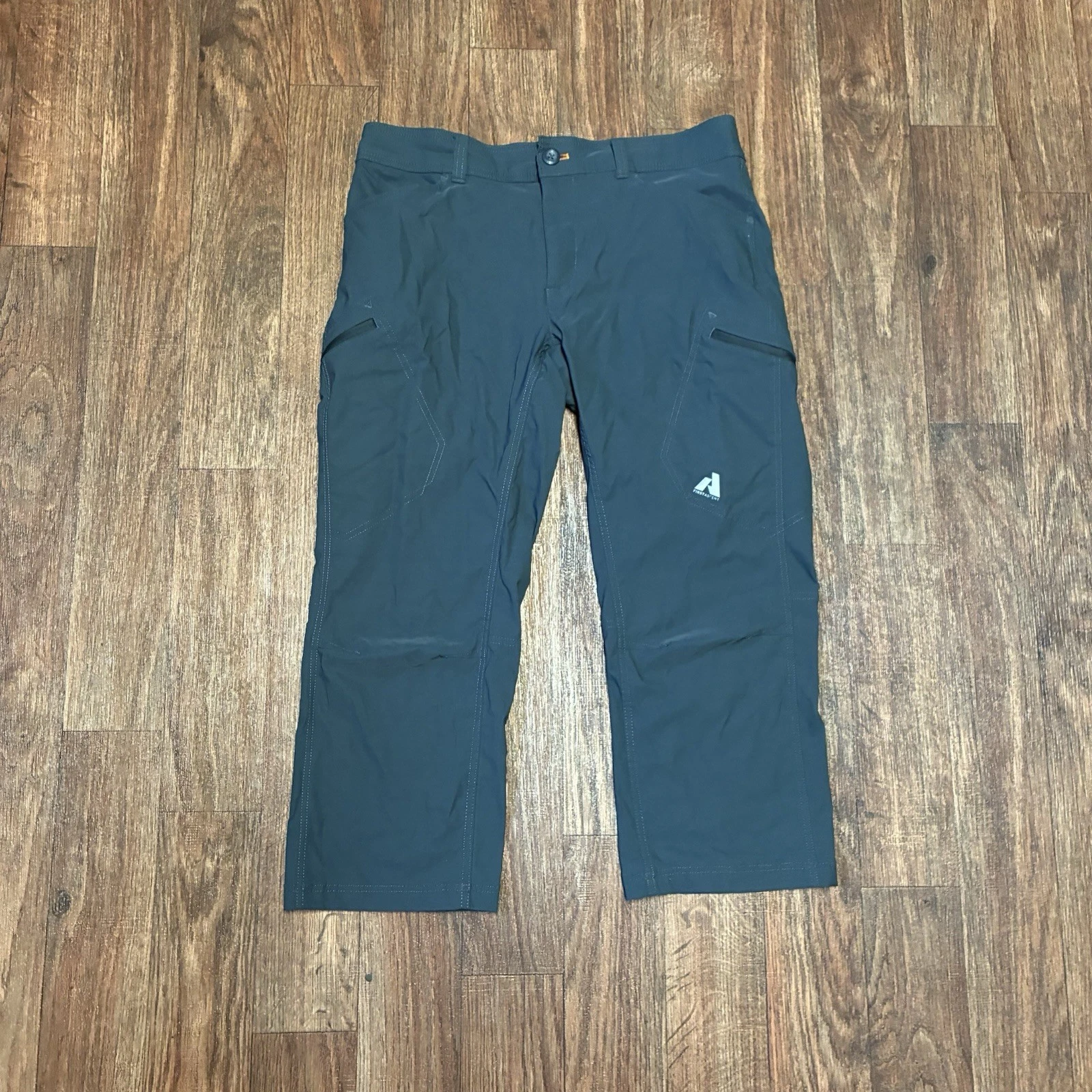 Eddie Bauer First Ascent Slate Blue Stretch Cargo Hiking Pants Mens Size 34x24
Opens in a new window