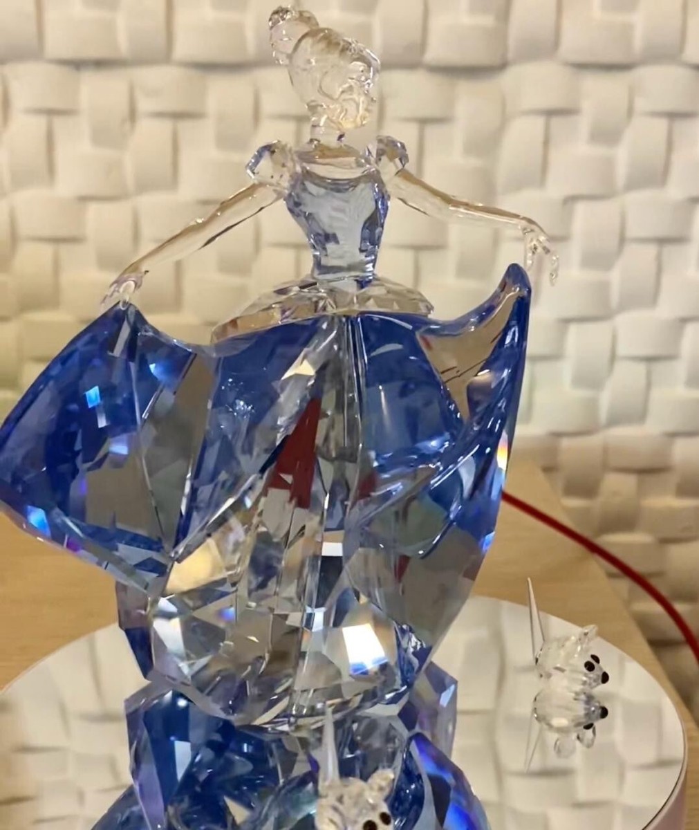 Swarovski Disney Cinderella 2015 Limited Edition 5089525 Swarovski Disney Cinderella 2015 Limited Edition 5089525