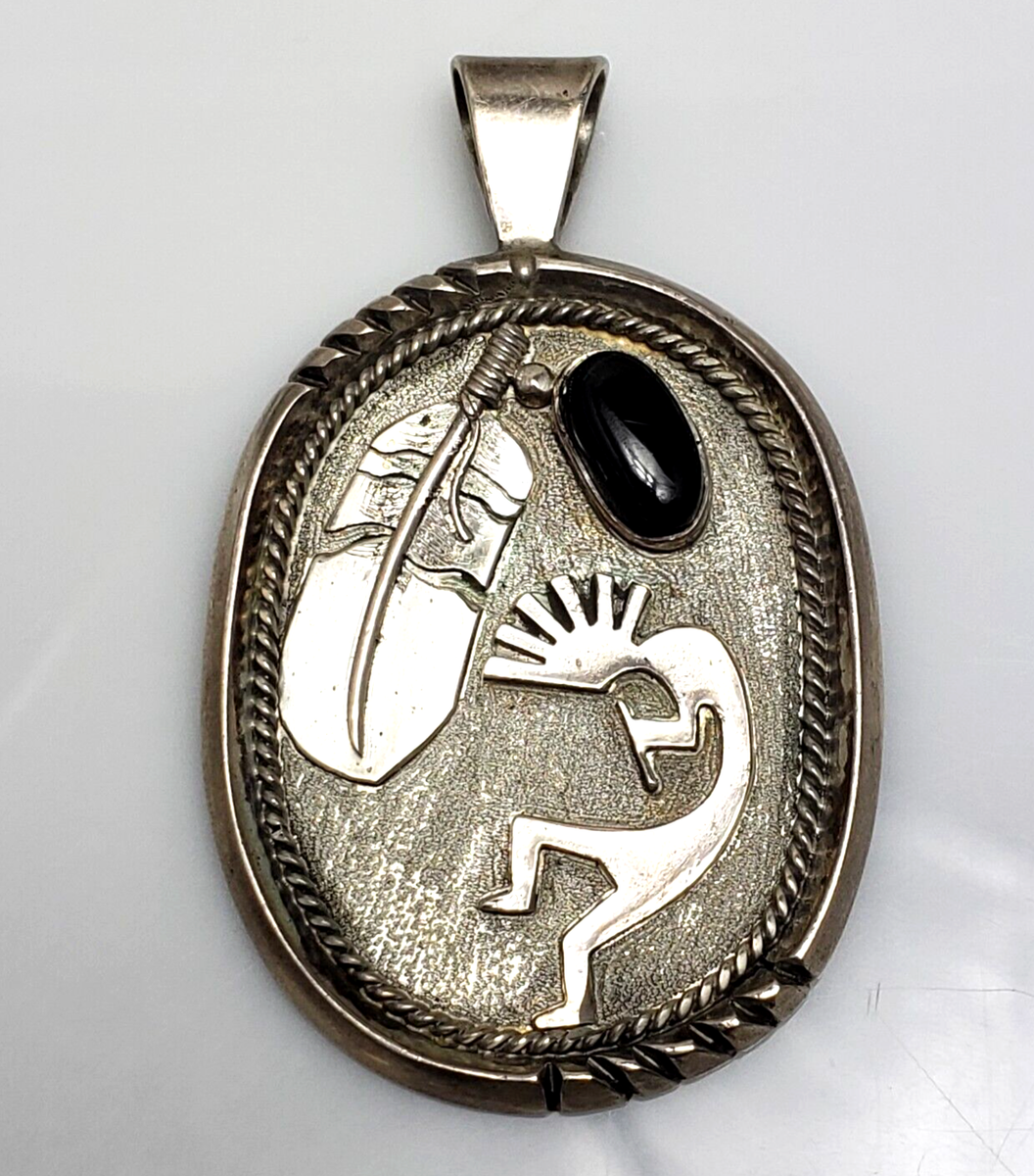 ネックレス・ペンダント Vintage Stamp Work Pendant (Navajo) Navajo Signed By Christin Wolf Black Onyx Kokopelli Flute Oval