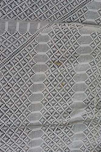 Vintage 1960’s Handmade Fine Hand Knitted Lace Tablecloth 40" Square - Picture 5 of 5