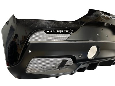 MASERATI MC20 hinten Stoßstange, rear bumper nr. 670222938