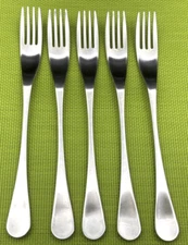 5 Robert Welch RWII Satin 5 Salad Forks 18/10 Stainless Silverware set of 5