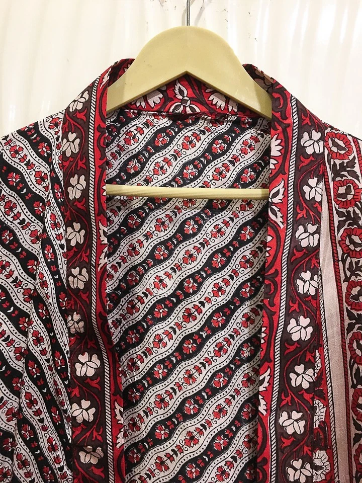 Jaqueta cardigã curta de seda pura quimono espanador capa roupão solto branco KMS3733 - Imagem 2 de 4