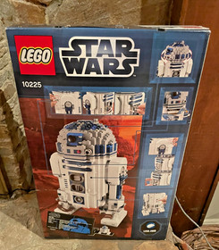 LEGO Star Wars: R2-D2 (10225)