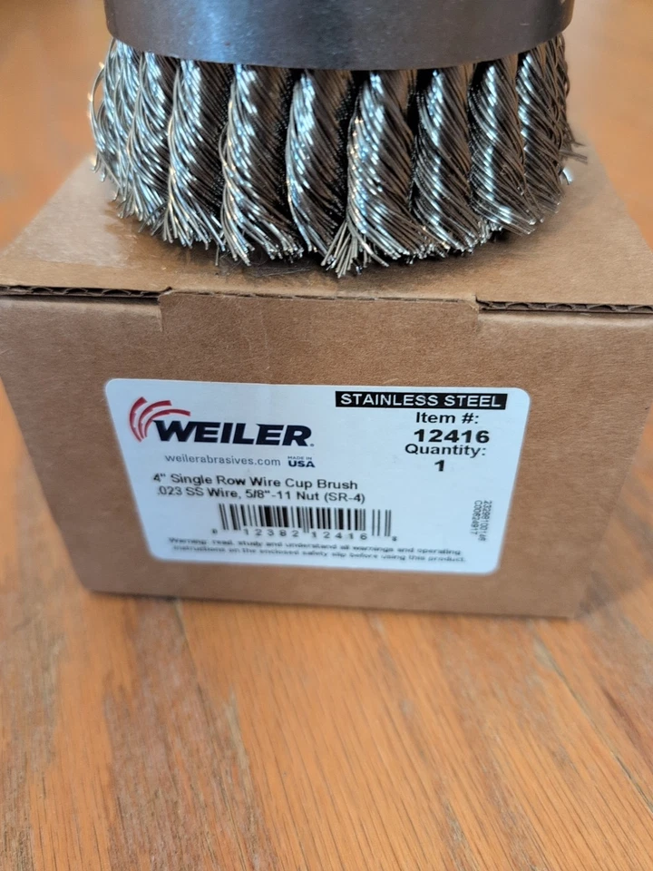 Cepillo de taza de alambre nudo de una fila Weiler 12416 4" tuerca de 5/8"-11 acero inoxidable .023 Foto 2 de 4
