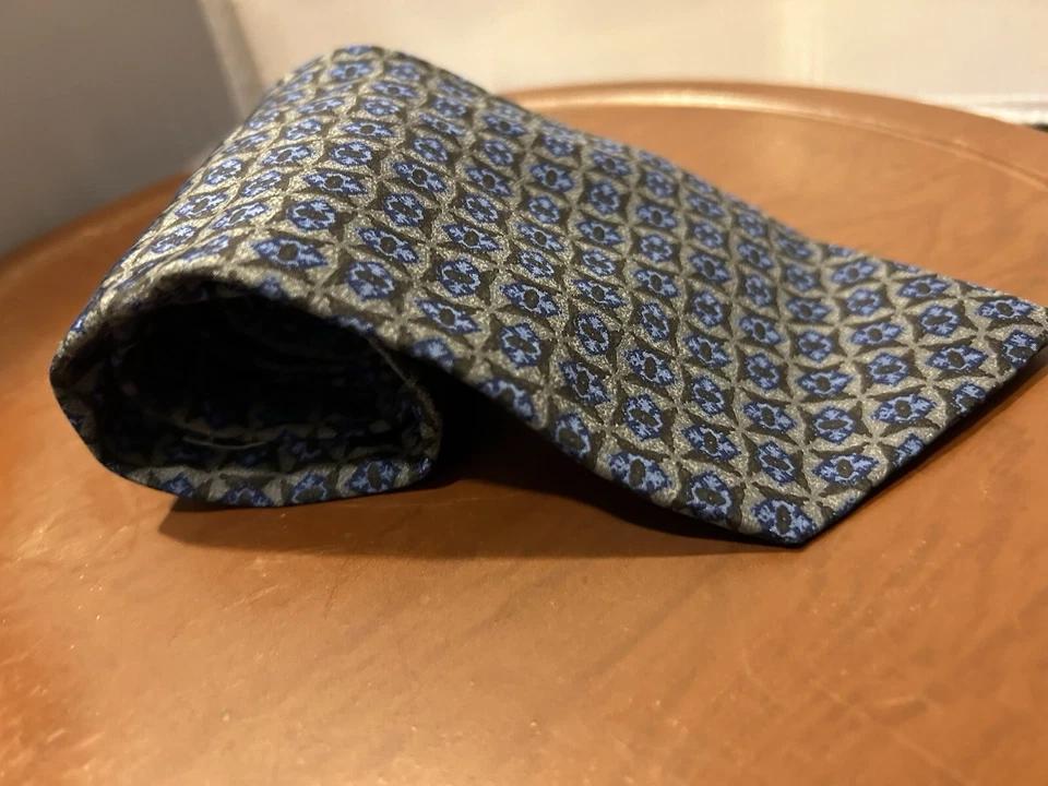 Corbata para hombre Geoffrey Beene azul geométrica 100 % seda importada Foto 3 de 4