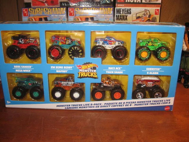 Hot Wheels Monster Trucks Live 8-Pack, Toy Trucks, Gift for Kids 3 Years &  Up