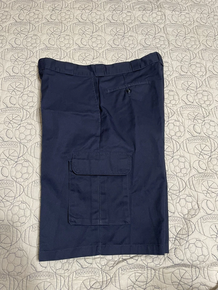 Dickies Loose Fit Blue Cargo Shorts Sz 36 RN20697 ZIP FLY - Image 4 of 4
