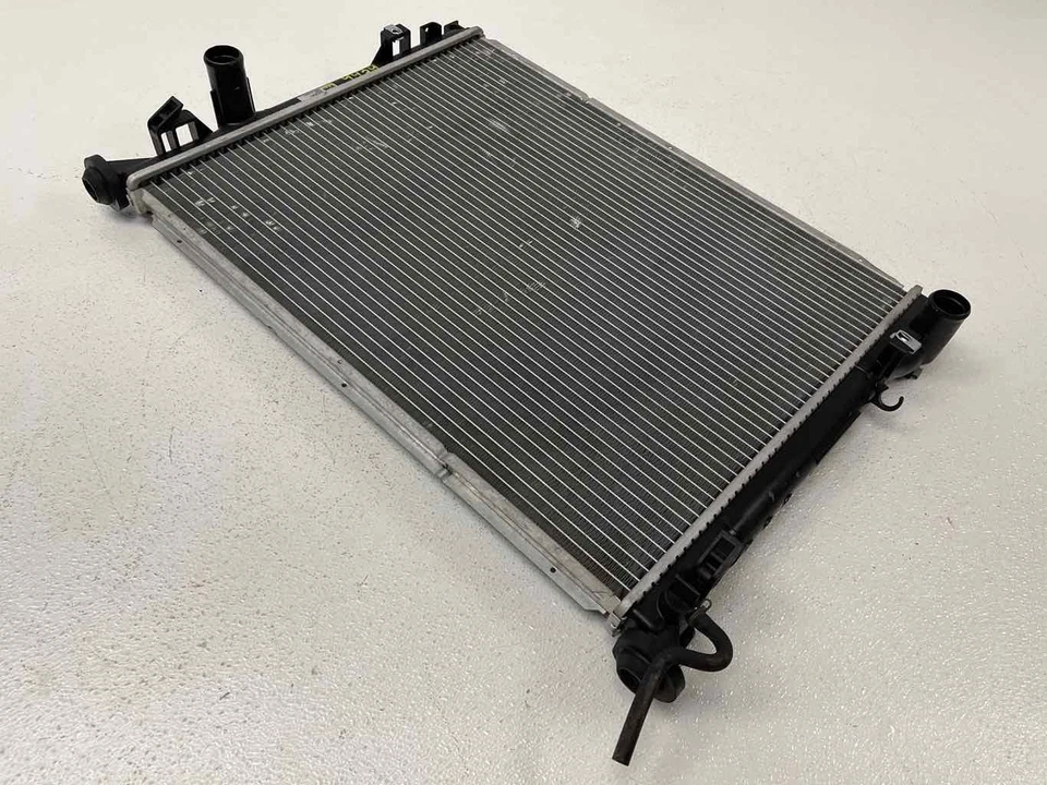 Radiador de refrigeración de motor CHRYSLER 300 6.1 2005-2010 mercado de accesorios de alta resistencia Foto 3 de 4