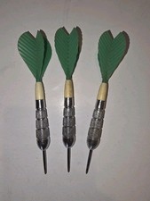 Vintage Dart Set with Green Flights - Steel Tip - 25g