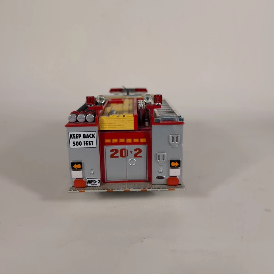 Matchbox 1999 Ford F-450 F-Series 1:24 Diecast KME Middletown Fire Department - Image 4 of 4