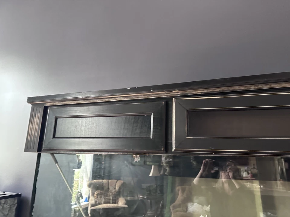 used 250gal aquarium tank w/stand, 2 lg filters, 3 LED lights, 6 outlets etc - Image 3 of 4