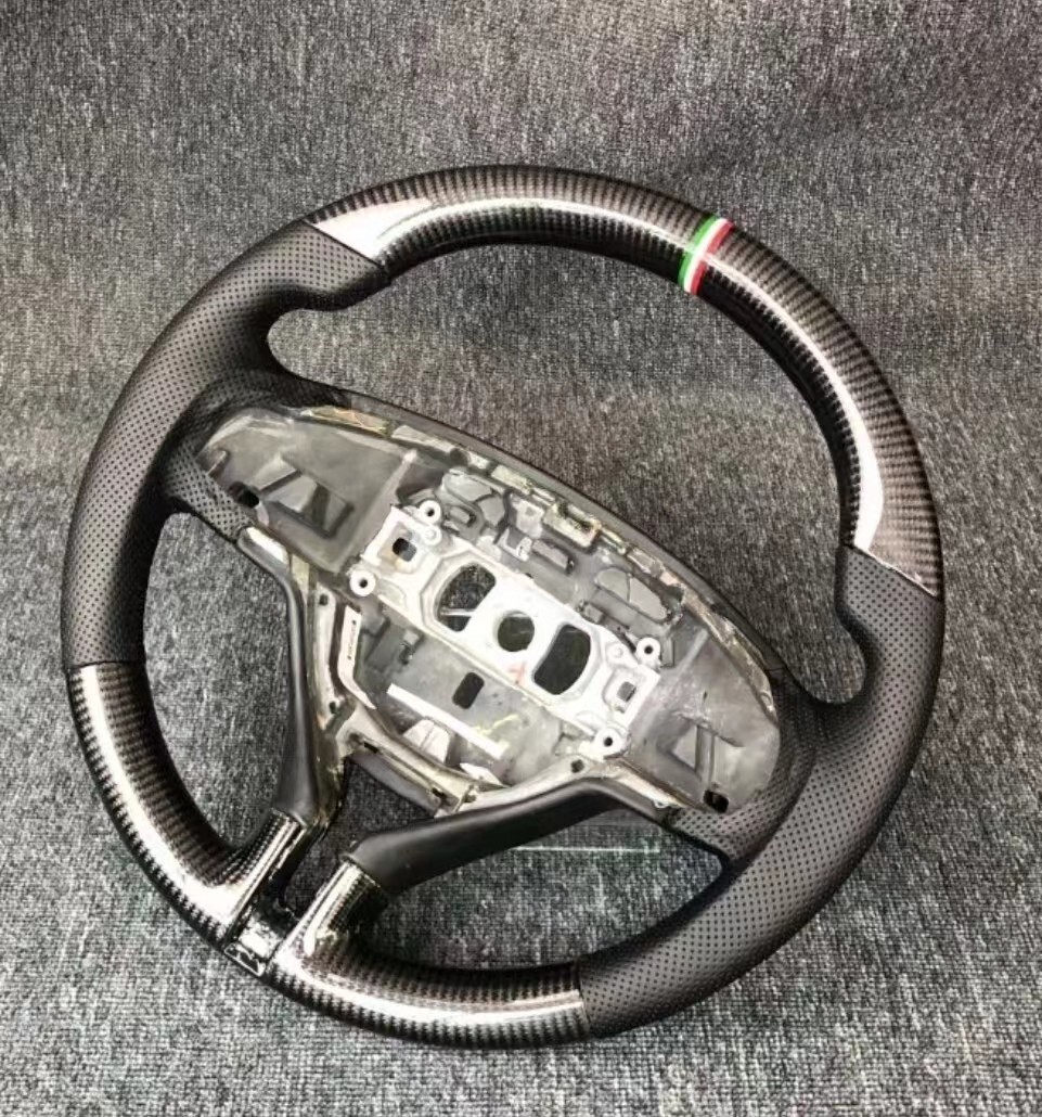 Maserati Ghibli Customized Steering Wheel - Carbon Fiber - Leather