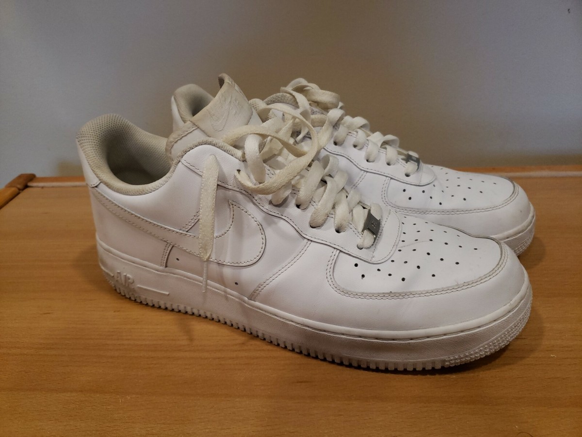 Nike Air Force 1 07 Men display picture 3