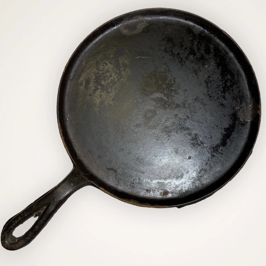 Antique Cast Iron Flat No. 8 Griddle Skillet Pan, 10.5”