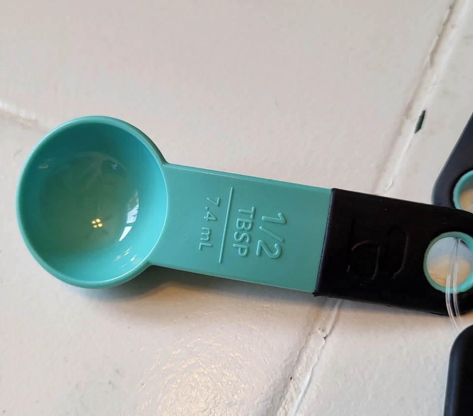 Kitchenaid Aqua Blue Plastic Measuring Spoon 5 Piece Set w Black Silicone Grips - Image 4 of 4