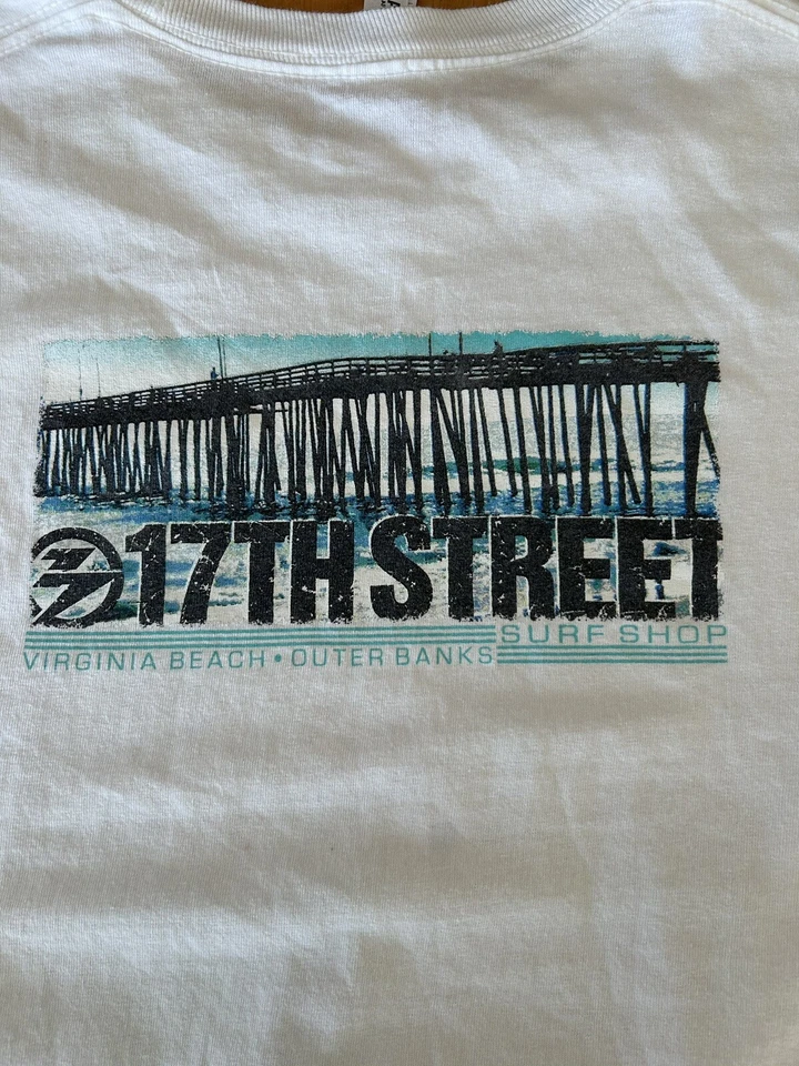 Camisa 17TH STREET Surf Shop Virginia Beach Outer Banks Juvenil Mediana Niños PLAYA Foto 2 de 4