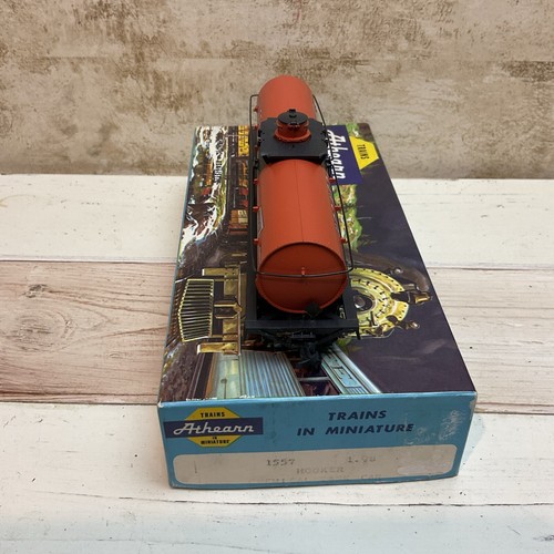 ATHEARN TRAINS #1557 HOOKER CHEMICAL TANK CAR, Boxed, New Old Stock - Picture 4 of 5