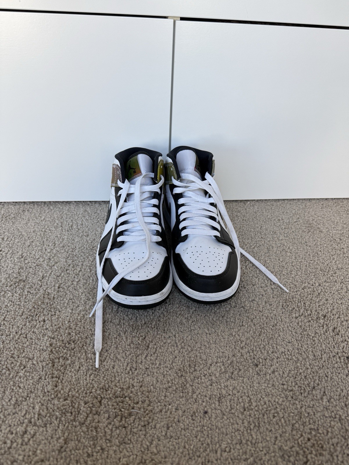 Nike Air Jordan 1 Mid SE 