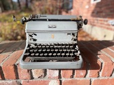 Vintage Royal Typewriter thumbnail