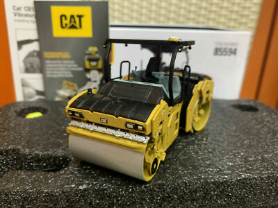 Caterpillar Cat CB13 Tandem Vibratory Roller-Rops 1:50 DieCast