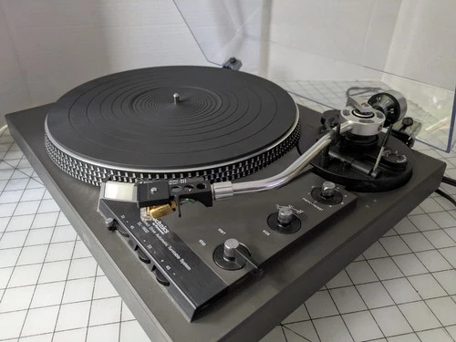 Technics SL-1900 Direct Drive Turntable Record Player Works! Needs some repair.