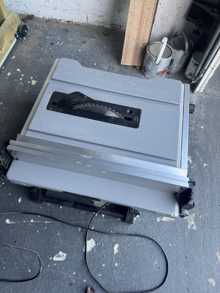 Rutlands 255mm Table Saw with Soft Start Rack and Pinion Fence Assembly ...