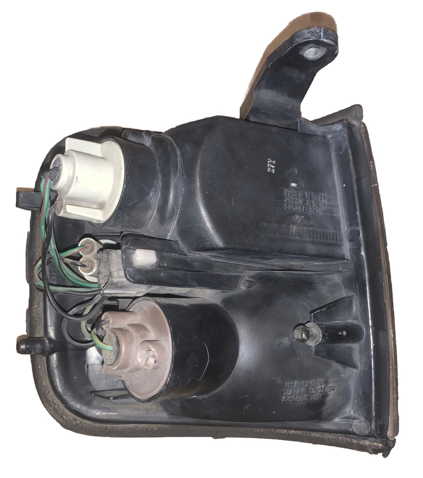 1992-1997 Isuzu Trooper Acura SLX OEM Turn Signal Assembly LH Driver Side - Image 3 of 4