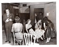 CLAIRE TREVOR IS HARD FAST & BEAUTIFUL ORIG VINTAGE IDA LUPINO BTS CANDID STILL