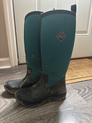 Muck Boots, Women s Size 5. Great condition, minimal wear.