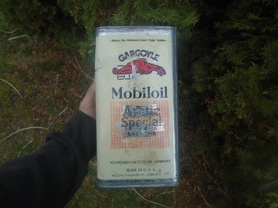 Mobiloil Gargoyle ONE Gallon Oil Can Socony.Foreign ,NICE,BUY IT NOW/GOOD OFFER