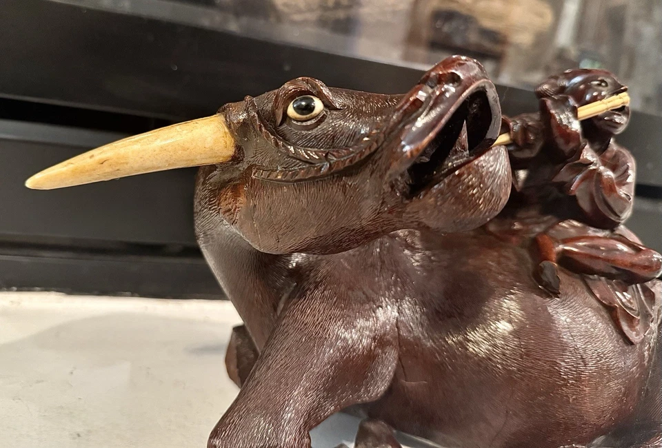 Outstanding 19th C Chinese Hand-Carved RARE Antique Rosewood Sculpture  - Image 2 of 4