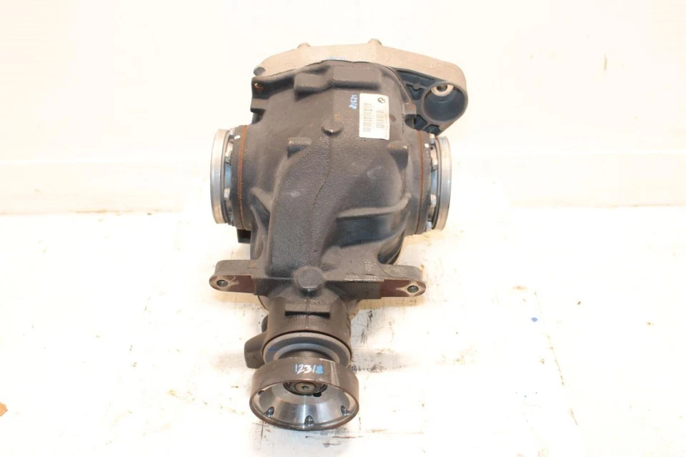 08-13 BMW M3 4.0L Automatic 7 Speed Rear Differential Carrier Assembly - Изображение 2 из 4