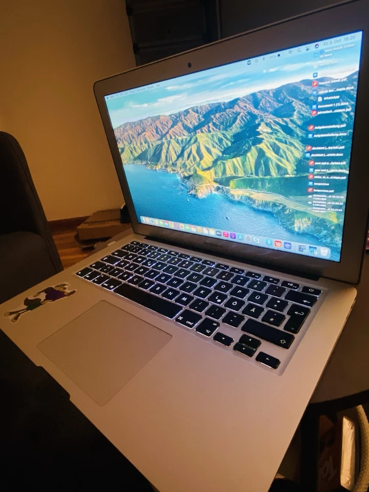 Apple MacBook Air 13 Zoll (256GB SSD, 8GB) Core i7, 1,7GHz - Bild 2 von 4