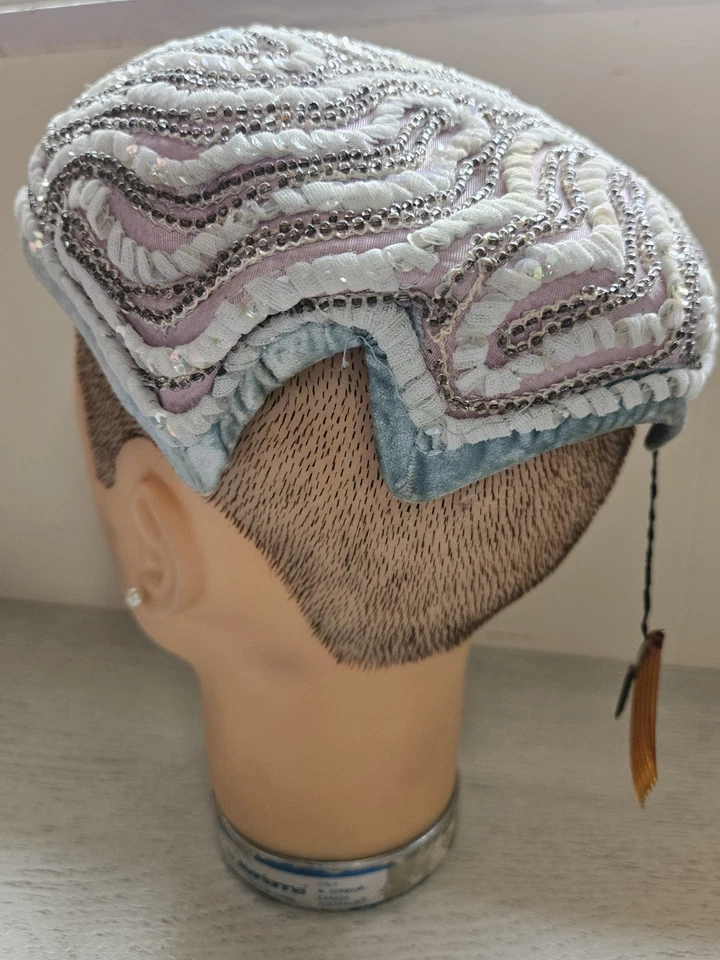 Gorra de Colección Modelo Evelyn Varon Lentejuelas Cuentas Años 30-40 Aleta Calavera Sombrero Moda Foto 3 de 4