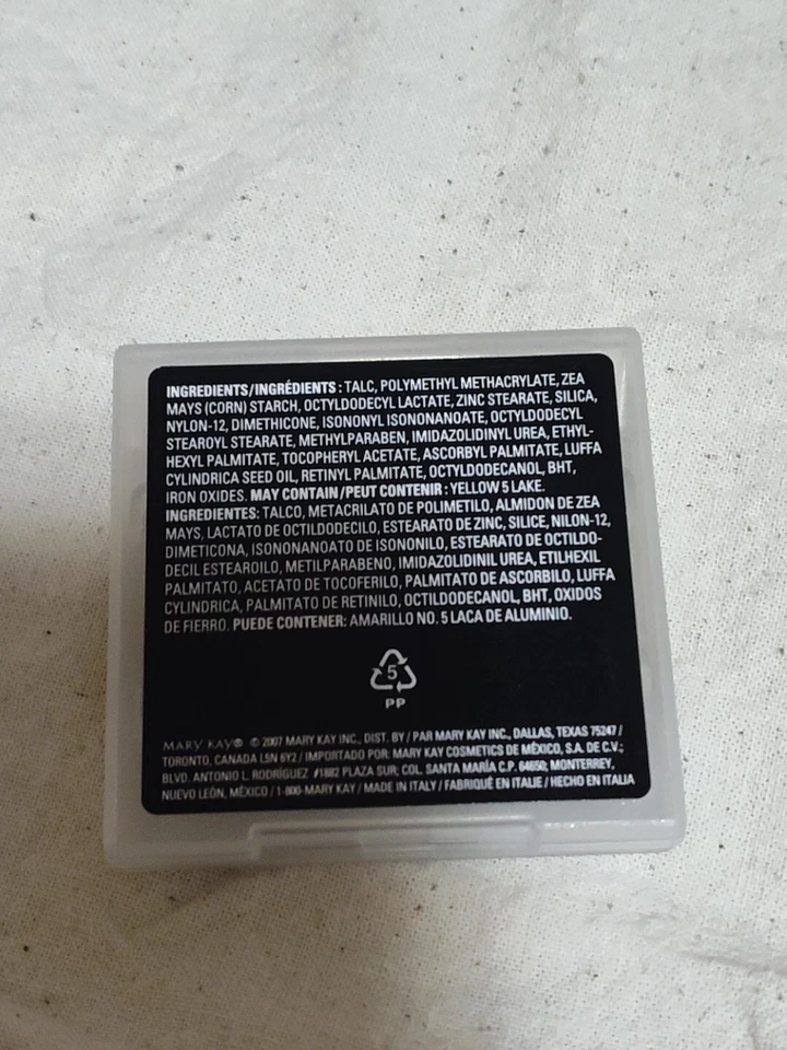 Mary Kay Bronze Diva Mineral Bronzing Powder 0.16 oz 016167 - NEW - Image 2 of 2