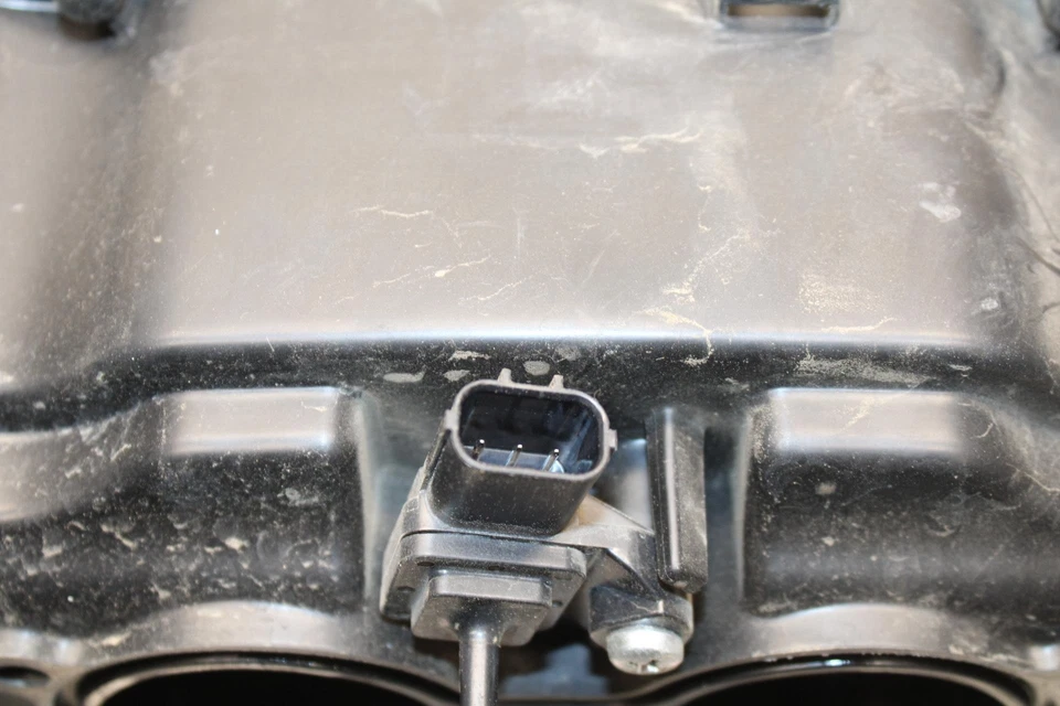 2007 Honda CBR600RR AIRBOX AIR INTAKE FILTER BOX 17220-MFJ-D00 17240-MFJ-D00 BB5 - Image 4 of 4