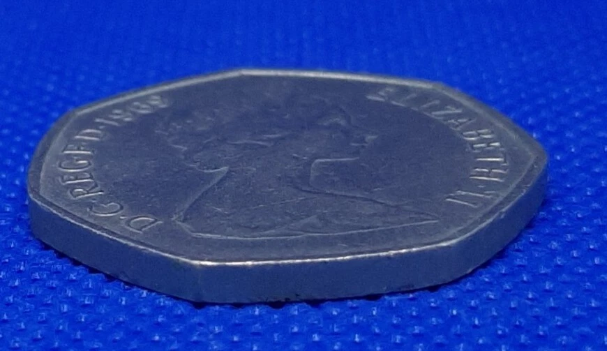 1969 Elizabeth II D.G.REG F.D. NEW PENCE 50 Nice coin vintage RARE !  - Image 2 of 4