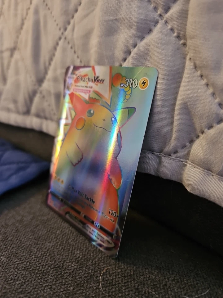 Pikachu VMAX, foto 4 di 5
