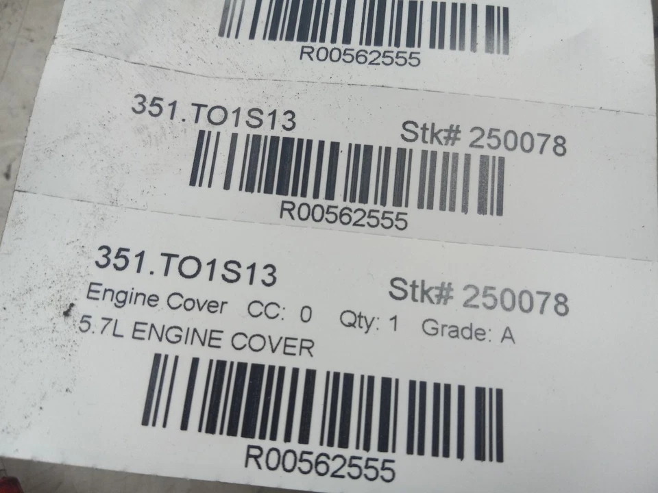 13 CUBIERTA MOTOR TOYOTA SEQUOIA 5,7 L Foto 4 de 4