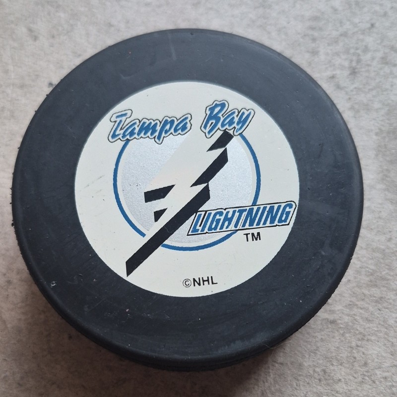 InGlasCo Tampa Bay Lightning NHL Official Licensed Official Ice Hockey Puck